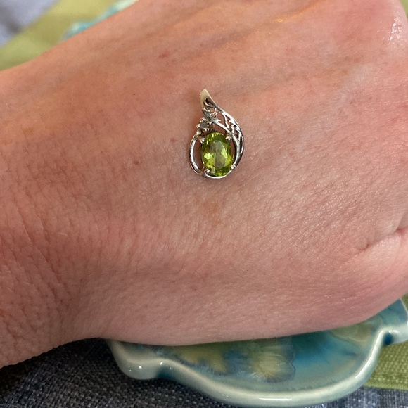 Jewelry - Possibly Sterling Silver Diamond Chip and Peridot Pendant